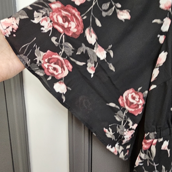 Torrid Sheer Floral Top Size 3 - Picture 4 of 5